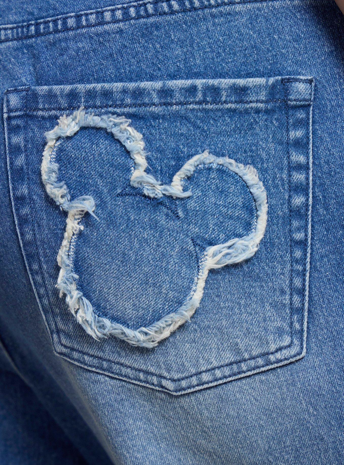 Jeans rectos de tiro alto con parches de Mickey Mouse