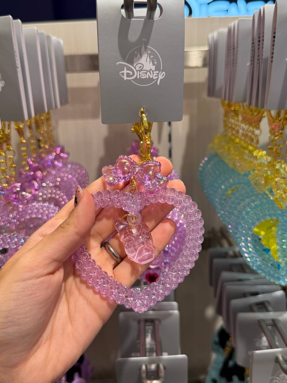 Llavero Disney con Dijes Rosados