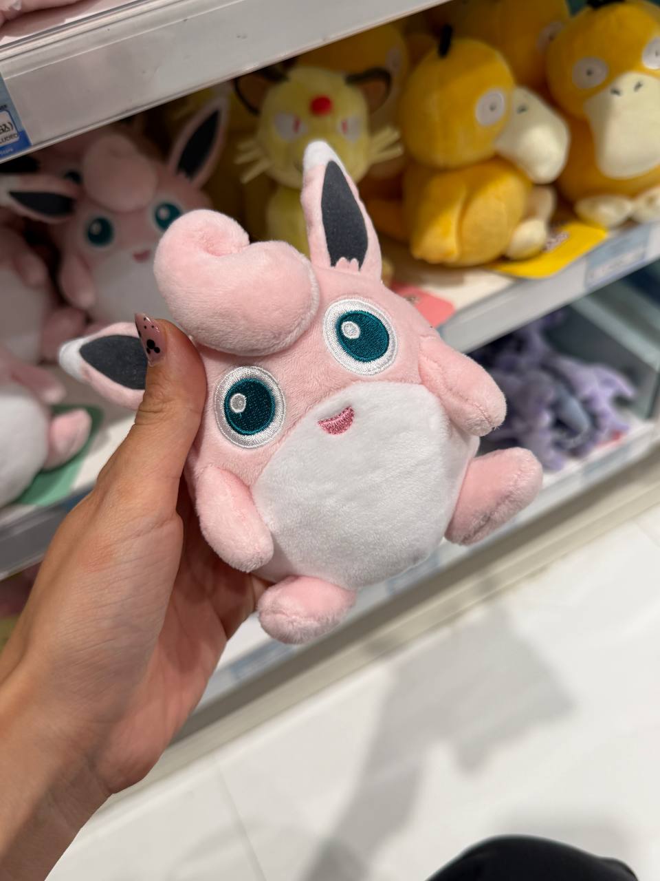 Peluche Pokémon Rosado con Orejas Negras