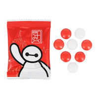 Chocolates de colores en caja de papel Baymax
