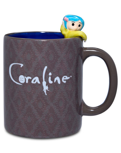 Tazón de café Coraline con figura asomada, 16 oz