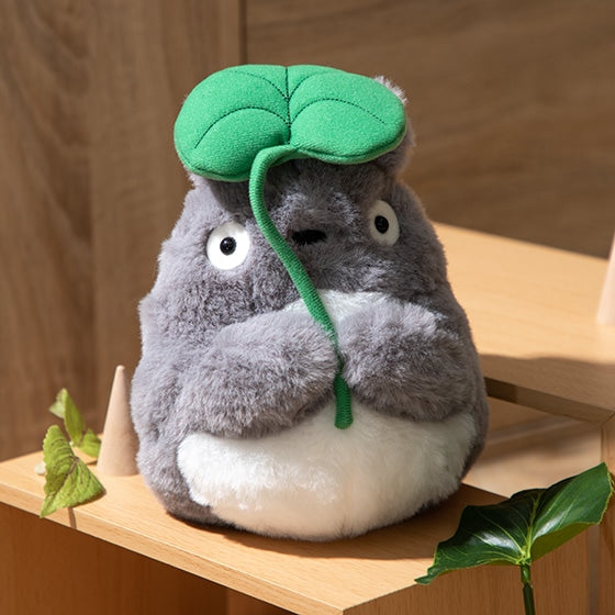 Peluche Gran Totoro con hoja