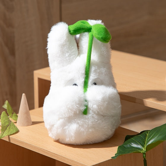 Peluche de Chibi Totoro con hoja