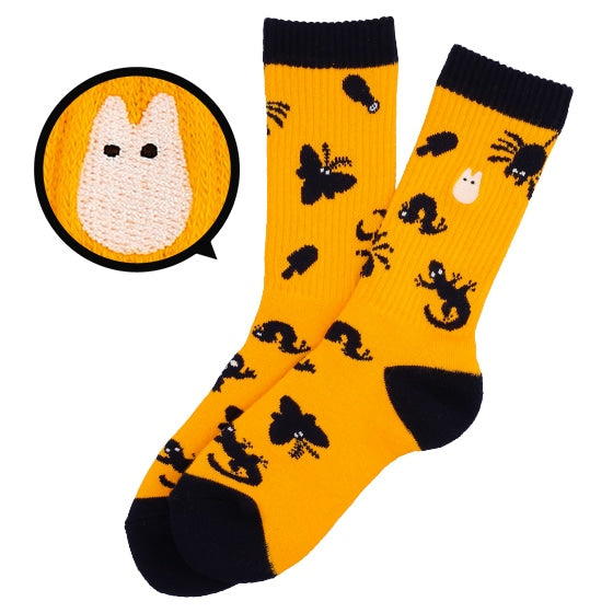 Calcetines amarillos Mi vecino Totoro con diseño de apertura