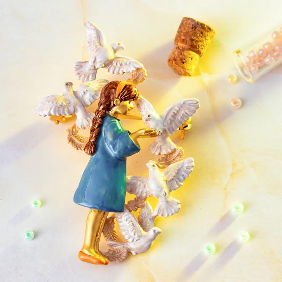 Broche Sheeta y paloma blanca | Castle in the Sky