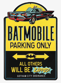 Letrero Batman: estacionamiento exclusivo para el Batimóvil
