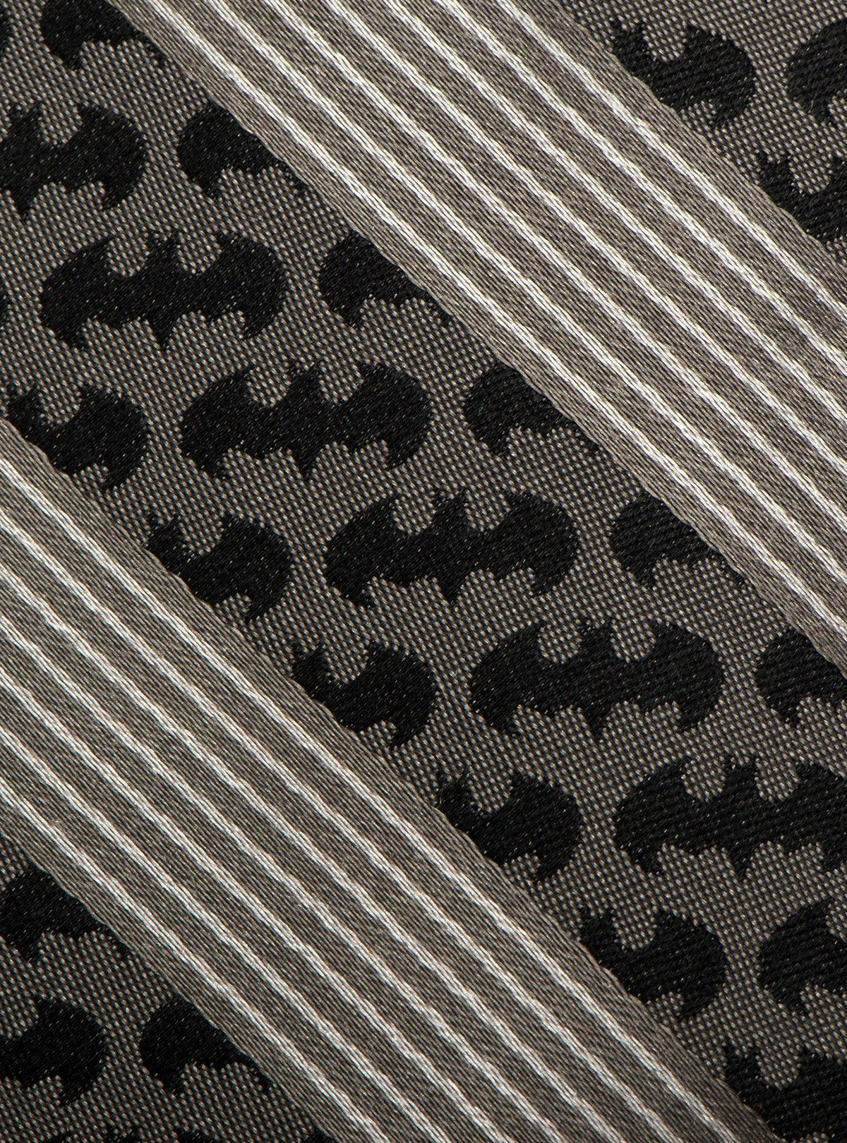 Corbata gris a rayas de Batman