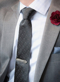 Corbata gris de Star Wars con el Halcón Milenario