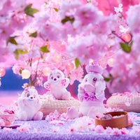 Peluche de Chip con flores de cerezo
