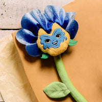 Peluche Flor Pensamiento Azul – Alice in Wonderland