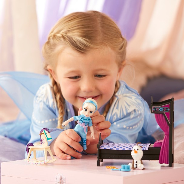 Set de juego con mini muñeca Elsa de Frozen