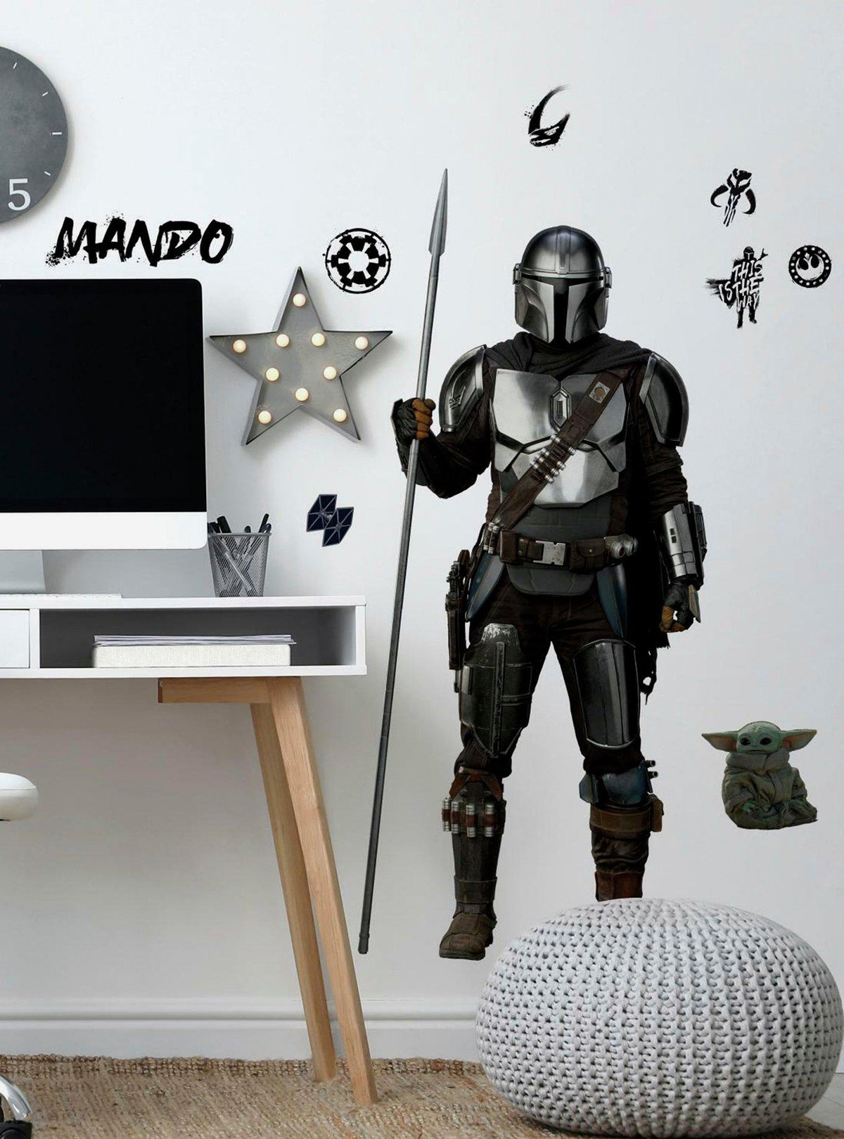 Adhesivo mural gigante de The Mandalorian en Beskar