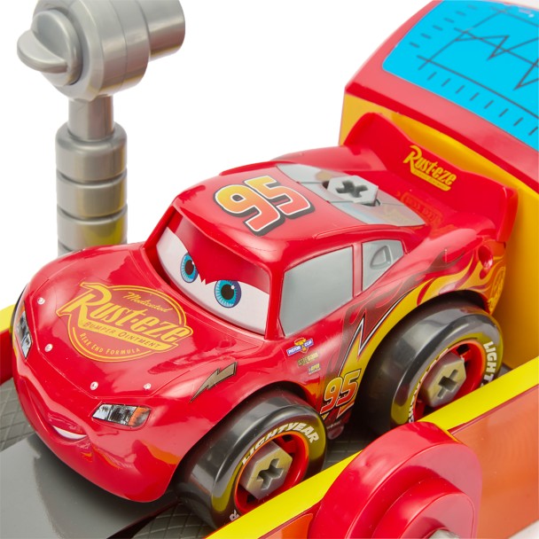 Set de juego Taller Mecánico y Lanzador de Lightning McQueen