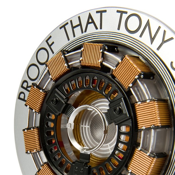 Reactor Arc Mark I de Iron Man con luces