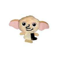 Pin con mini peluche de Dobby