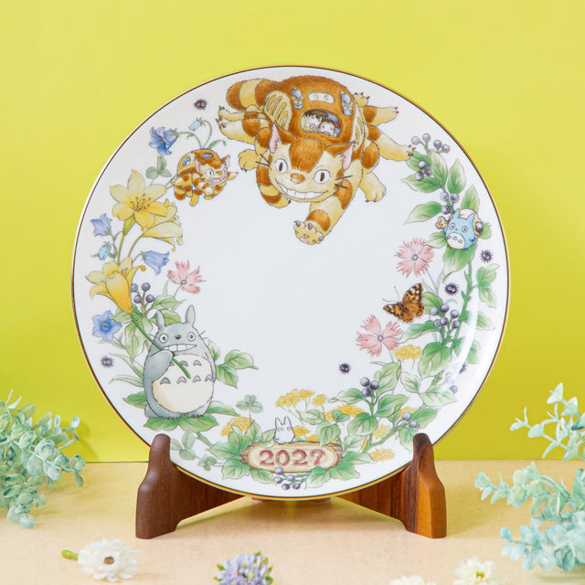 Plato anual 2027 My Neighbor Totoro con soporte