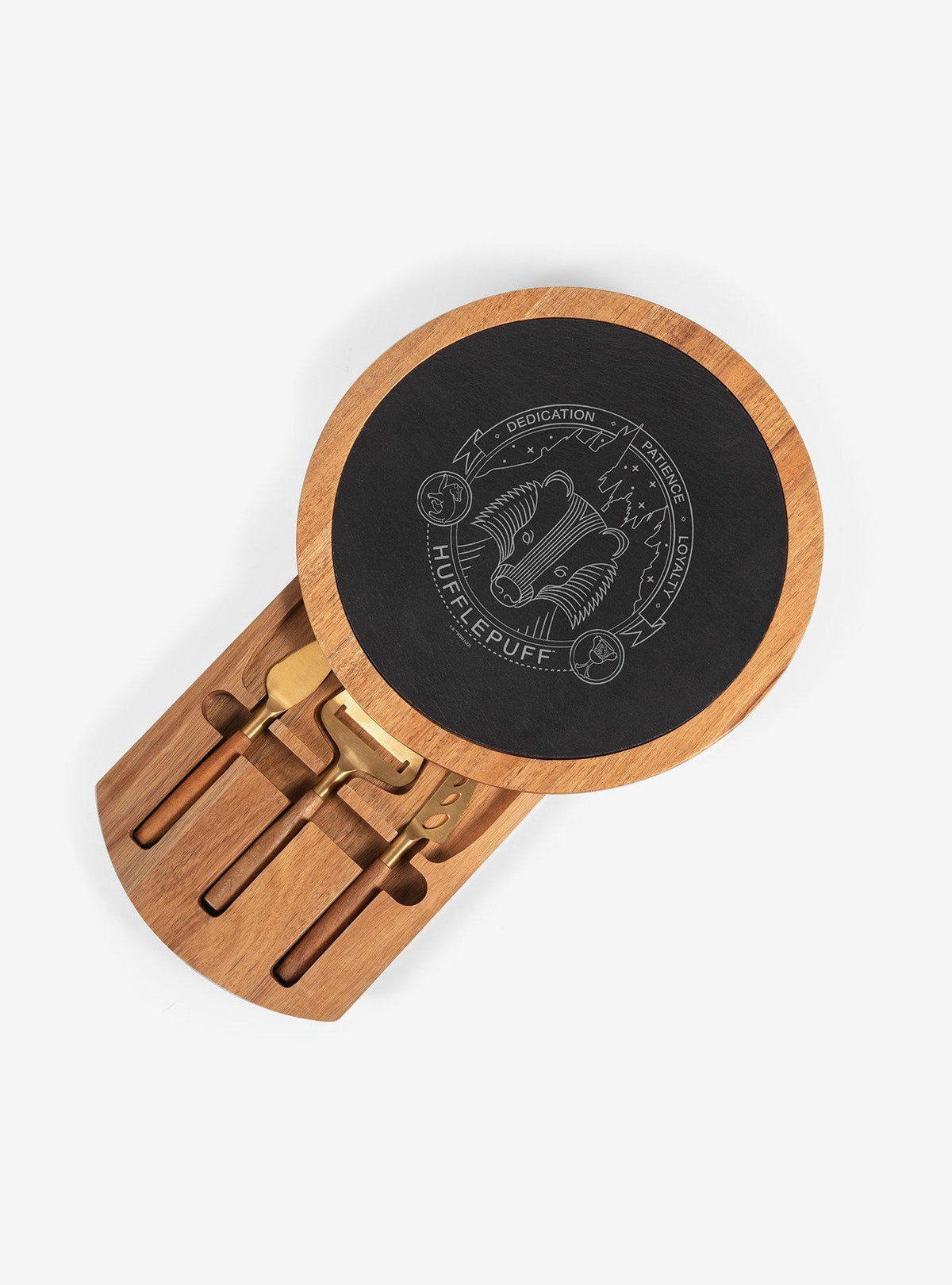 Tabla Hufflepuff de Harry Potter con utensilios para queso