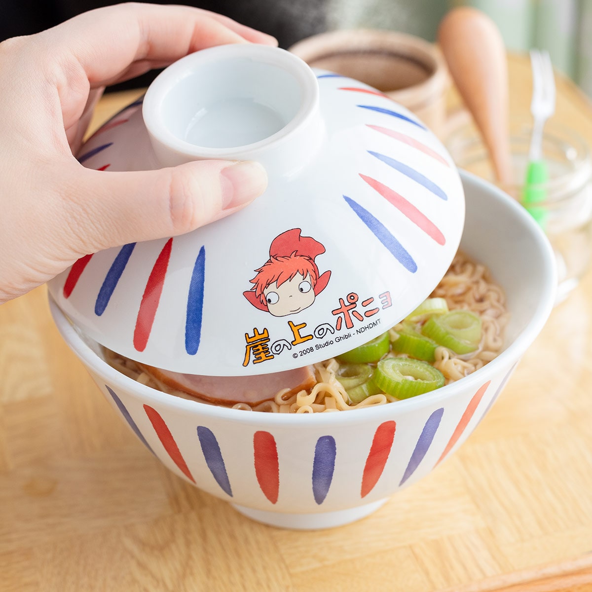 Ponyo: tazón con tapa