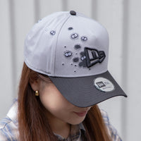 Gorra NEW ERA 9FORTY A-Frame Mi vecino Totoro gris y negra