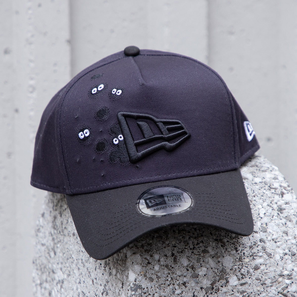 Gorra New Era 9FORTY A-Frame Mi vecino Totoro, azul marino y negro