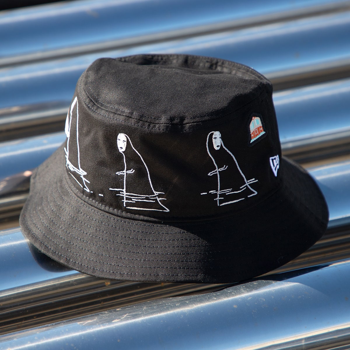Gorro bucket El viaje de Chihiro x NEW ERA M/L