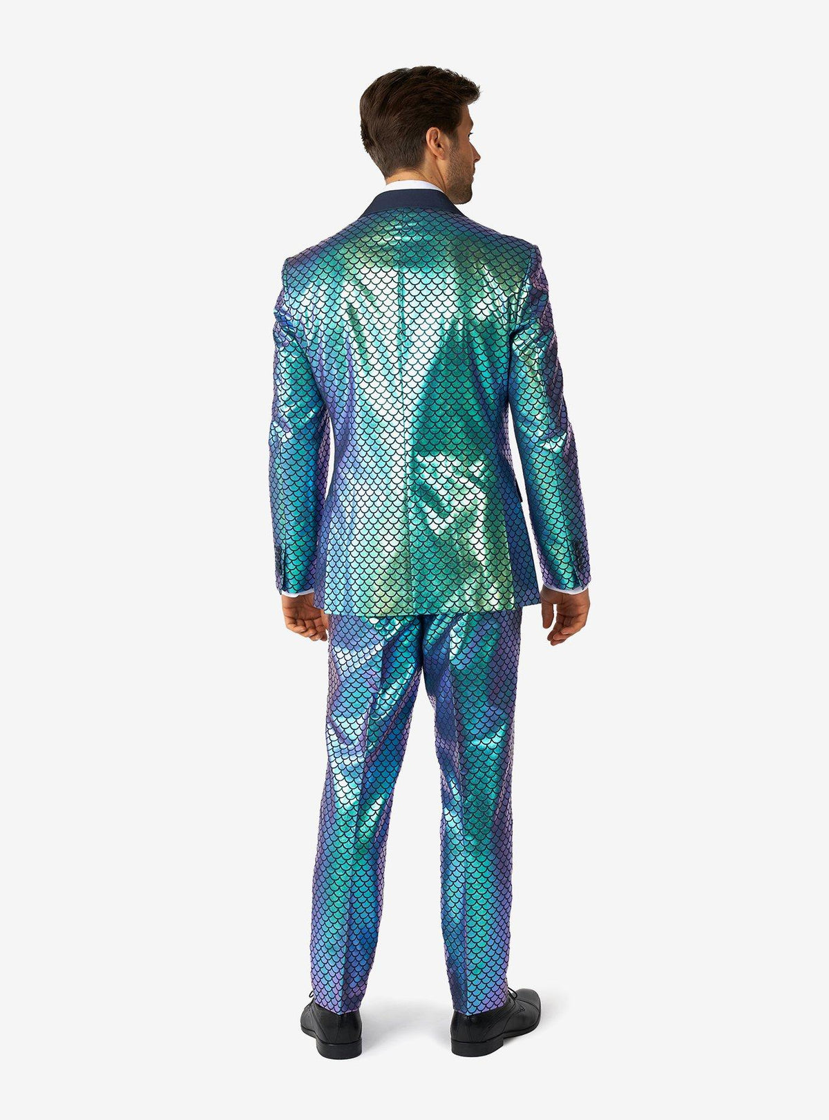 Traje elegante con diseño de pez