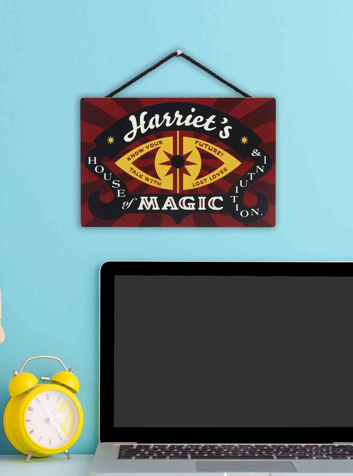 Letrero de madera Haunted Mansion: Harriet's House of Magic