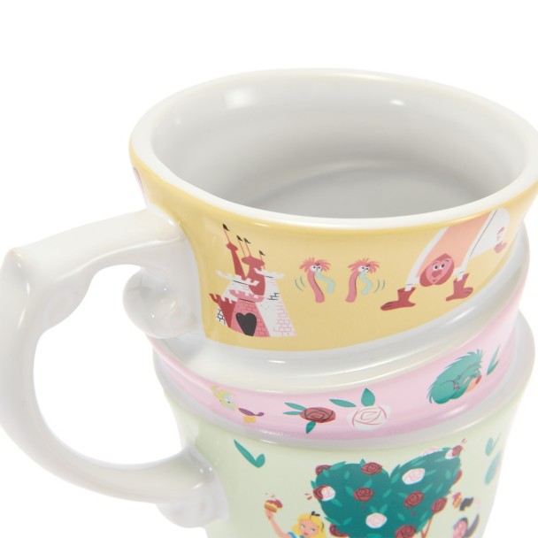 Taza de tazas apiladas de Alice in Wonderland
