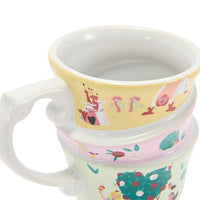 Taza de tazas apiladas de Alice in Wonderland