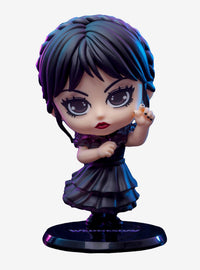 Figura Cosbaby de Wednesday en pose de baile