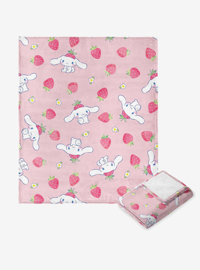 Manta suave Sanrio Cinnamoroll con diseño de frutillas