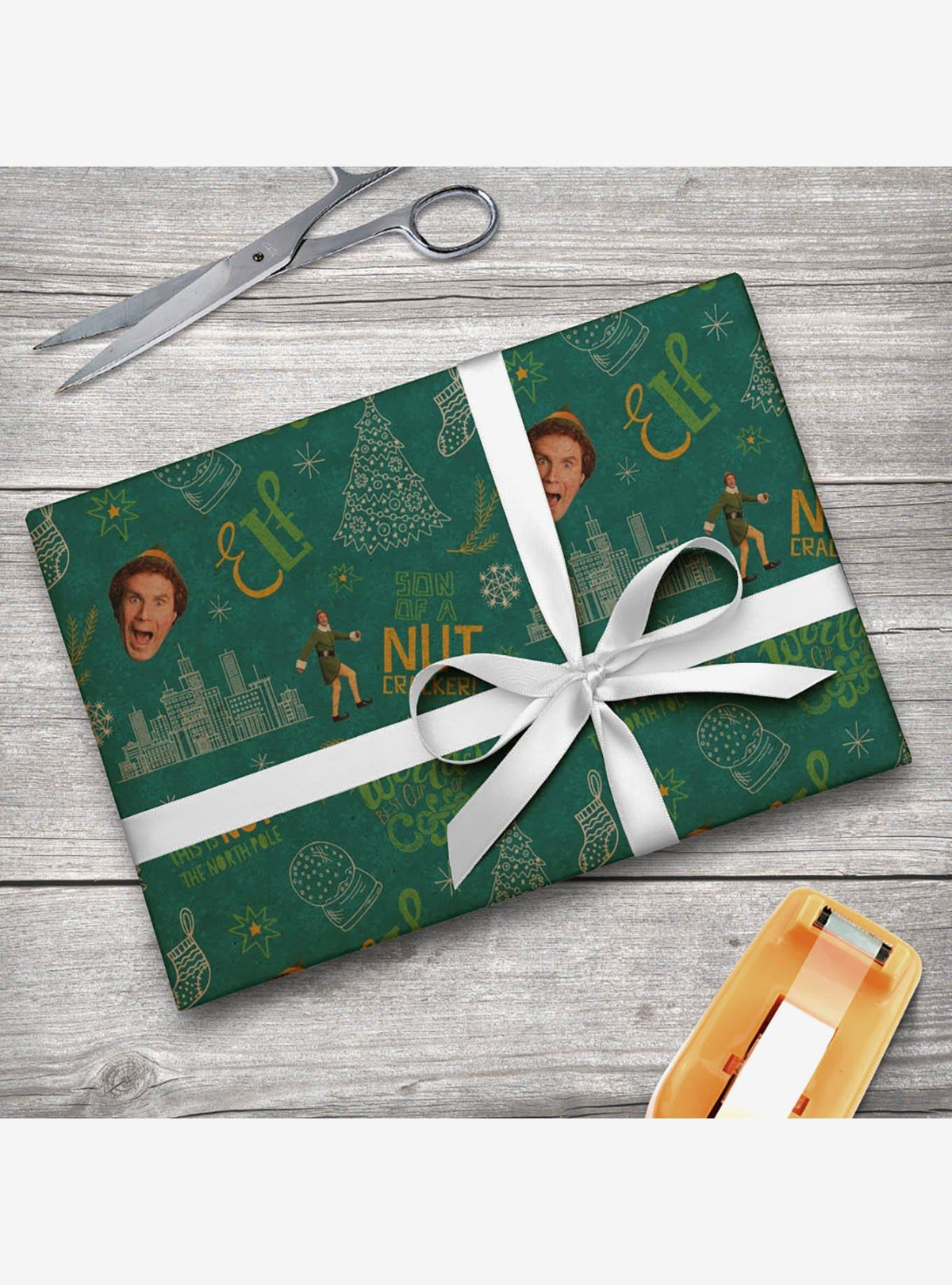 Papel de regalo con diseño de Elf