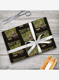 Papel de regalo kraft premium Beetlejuice Date Me Dark