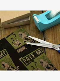 Papel de regalo kraft premium Beetlejuice Date Me Dark