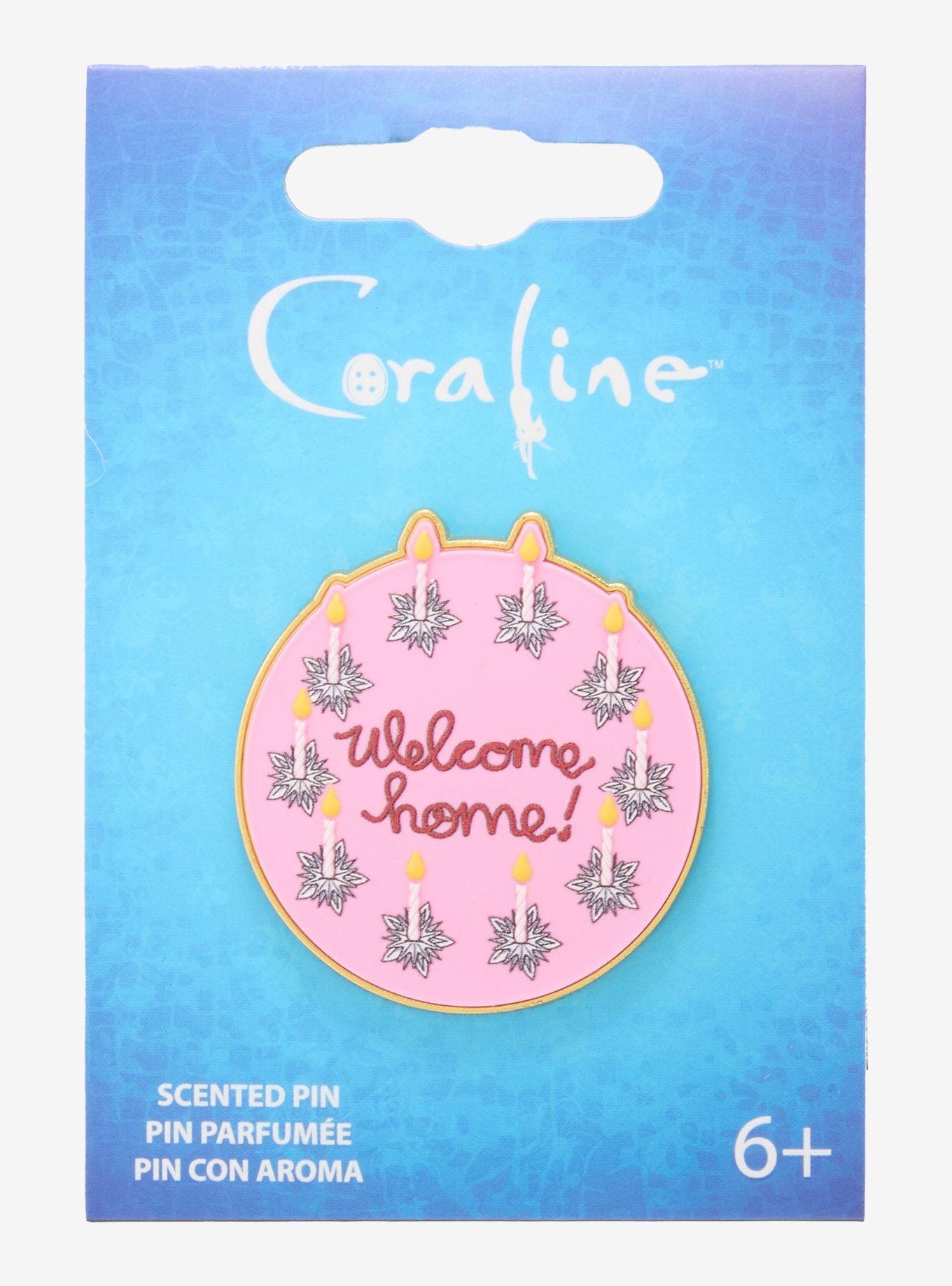 Pin esmaltado con aroma a pastel Welcome Home de Coraline