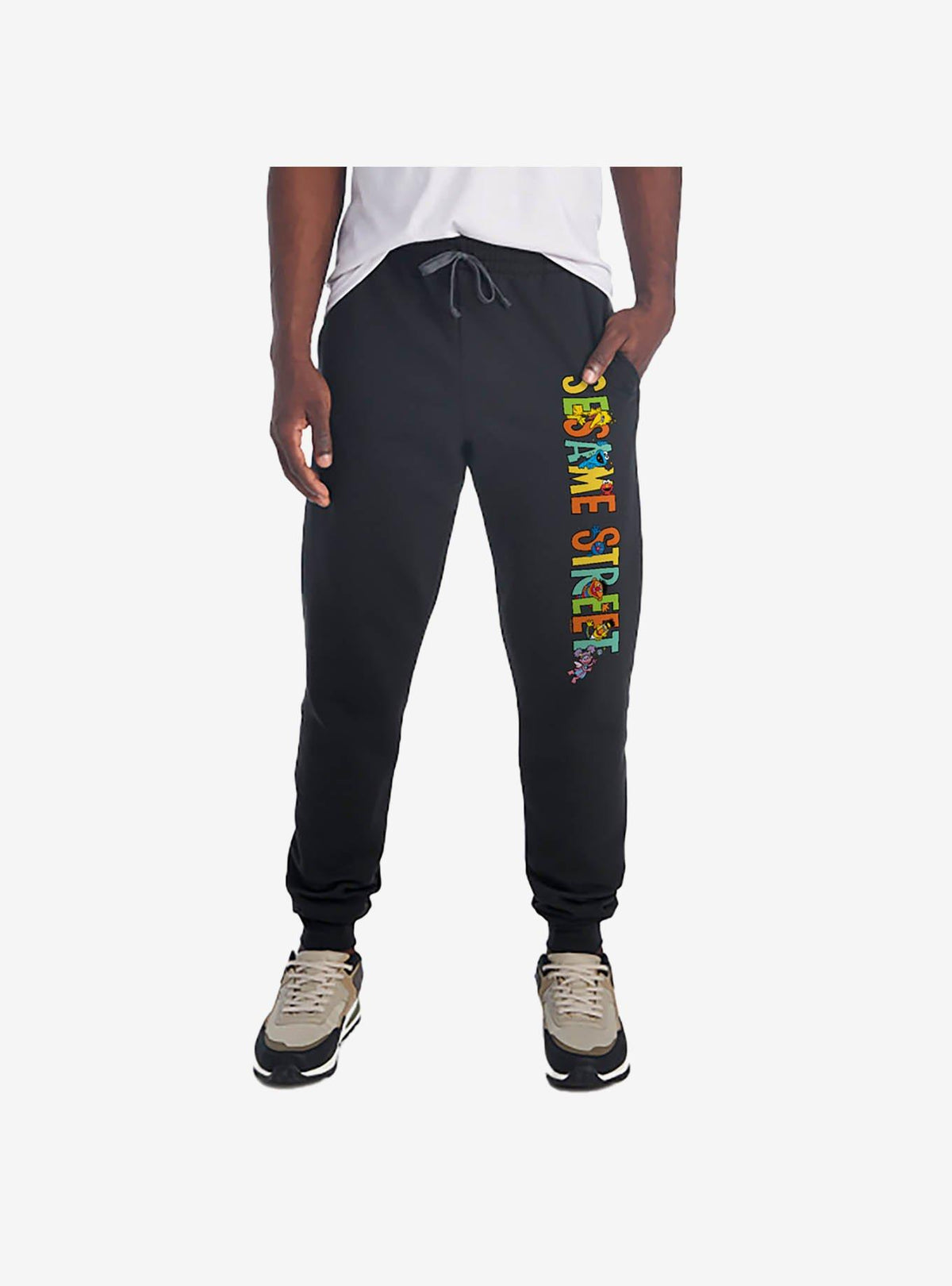 Pantalón jogger Sesame Street con nombre vertical