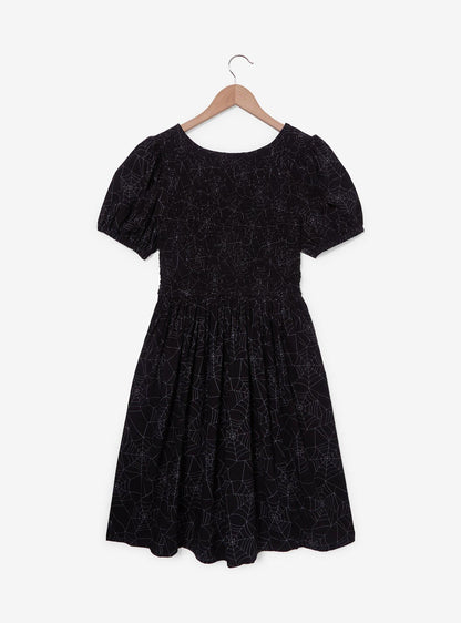Vestido Beetlejuice con telarañas y Sandworms