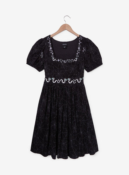 Vestido Beetlejuice con telarañas y Sandworms
