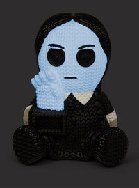 Figura Wednesday Addams con Thing que brilla en la oscuridad