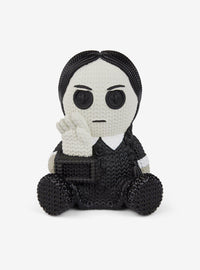 Figura Wednesday Addams con Thing que brilla en la oscuridad