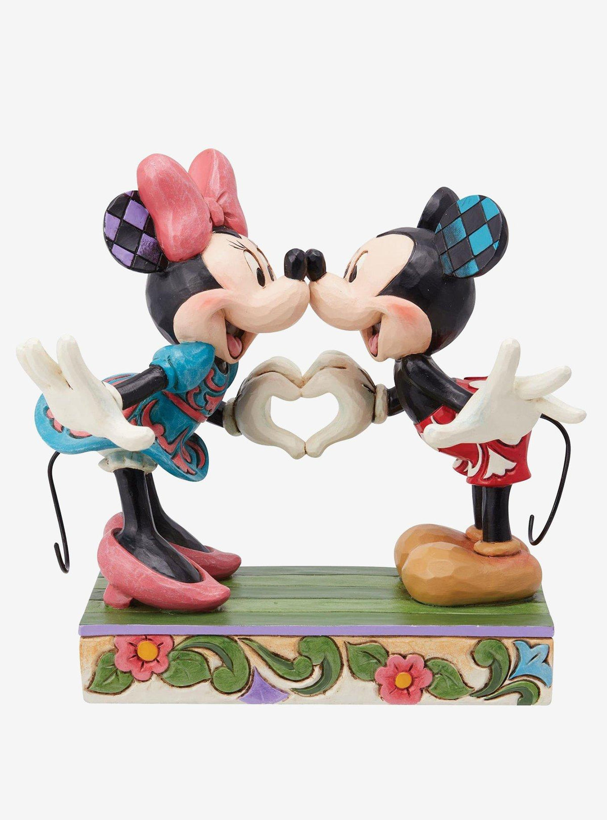 Figura Disney de Mickey y Minnie con corazón