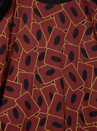 Chaqueta cortaviento con íconos de Yu-Gi-Oh!