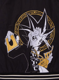 Chaqueta cortaviento con íconos de Yu-Gi-Oh!