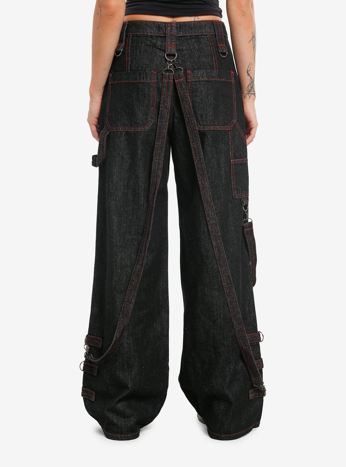 Jeans negros de pierna ancha con costuras rojas