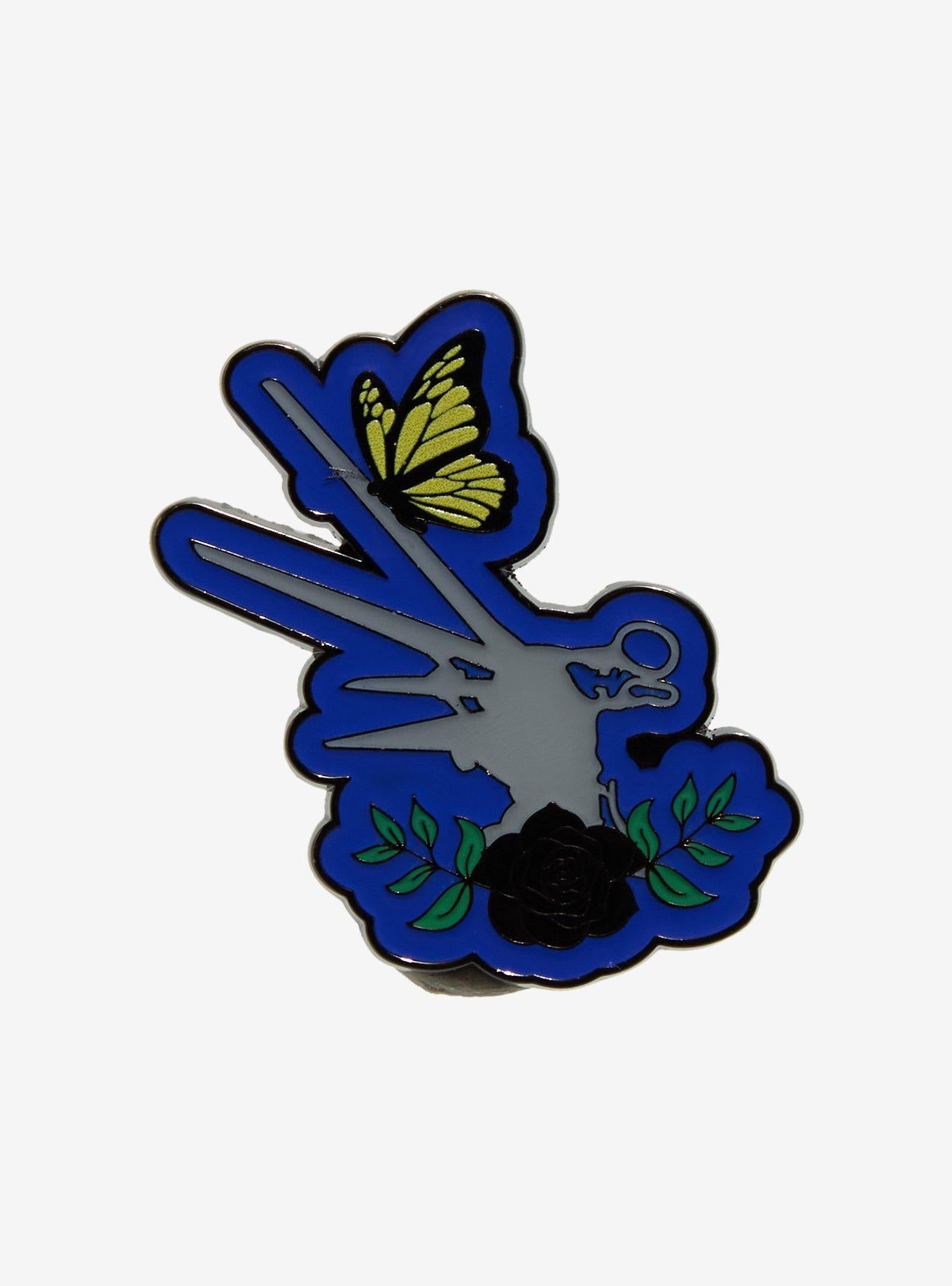 Pin esmaltado mariposa Edward Scissorhands