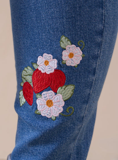Jeans mom de tiro alto Strawberry Shortcake talla plus