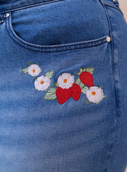 Jeans mom de tiro alto Strawberry Shortcake talla plus
