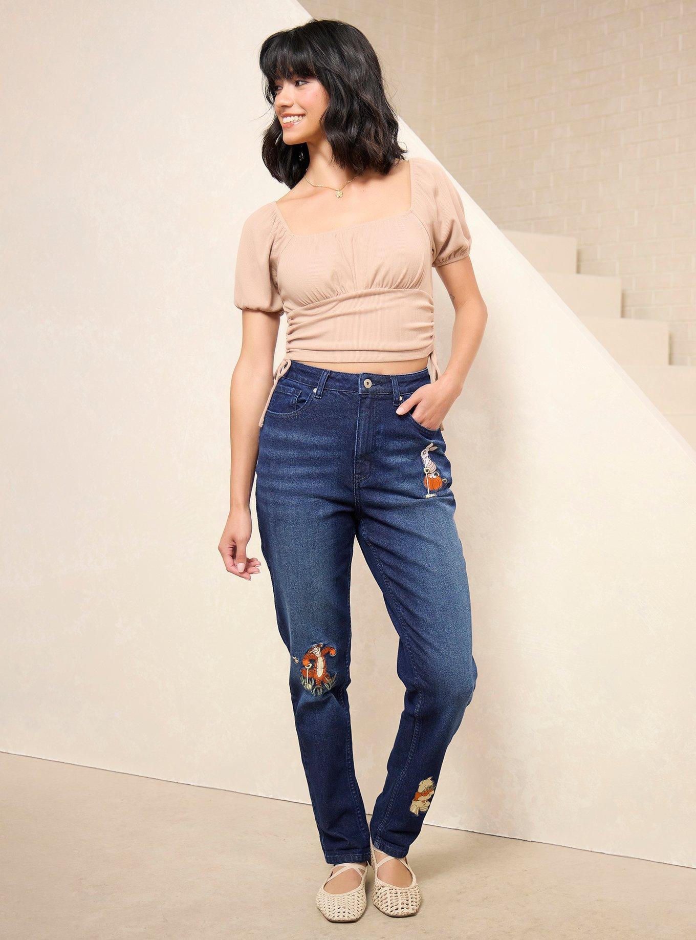 Jeans mom de tiro alto Winnie the Pooh bordados