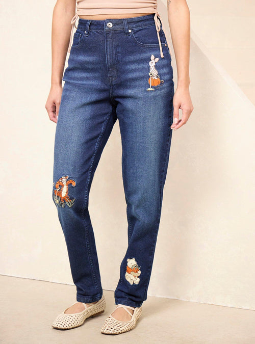Jeans mom de tiro alto Winnie the Pooh bordados