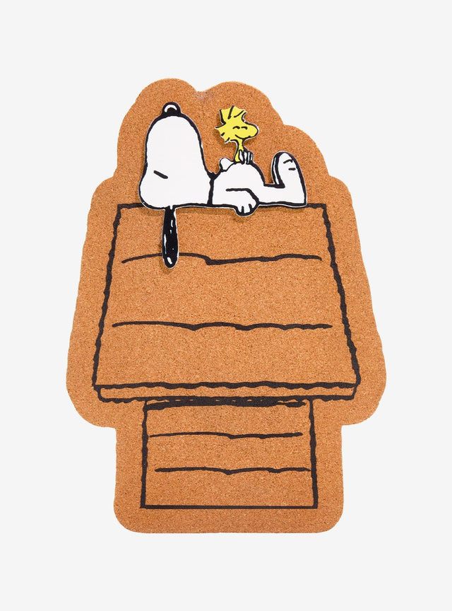 Corcho con forma de la casa de Snoopy